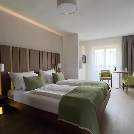 아파트먼트호텔 미테른도르프 4* 트라운키르헨